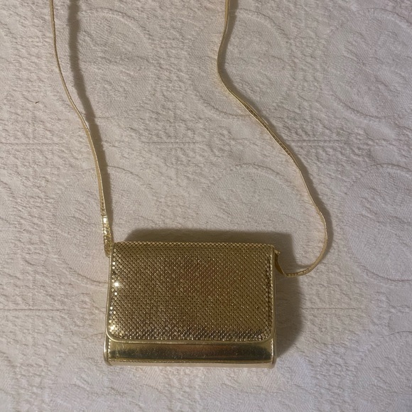 Vintage gold metal purse - Picture 1 of 3